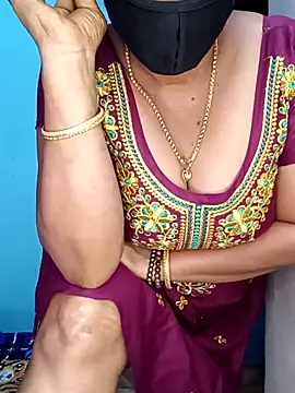 Snapshot of tamil_sarah chatting on 29, 7, 2026 tamil sarah online show from 29, 7, 2026