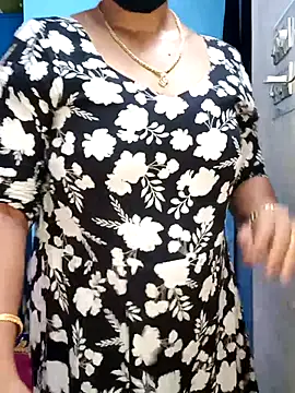 Snapshot of tamil_sarah chatting on 27, 7, 2026 tamil sarah online show from 27, 7, 2026