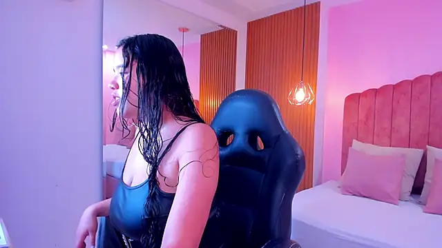 shayra alina online show from 23, 7, 2026