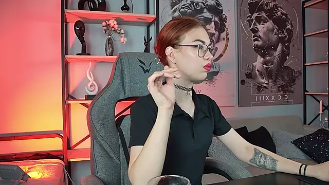 SeraphineDuskryn online show from 4, 7, 2026