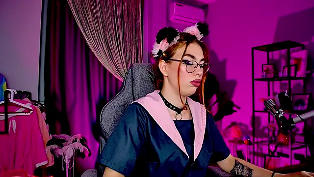 SeraphineDuskryn online show from 3, 8, 2026