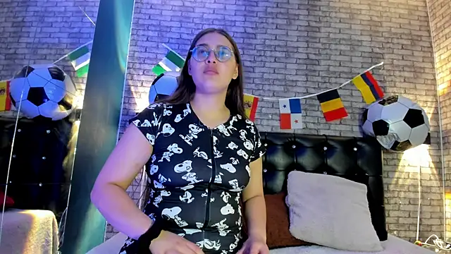 Apolonia eros online show from 10, 7, 2026