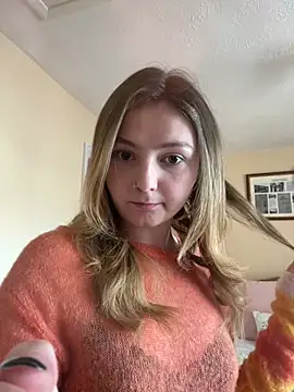 ChloeRaexox online show from 15, 6, 2026