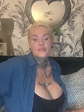 InkedMissLaBaehm online show from 15, 6, 2026