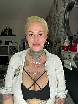 Snapshot of InkedMissLaBaehm chatting on 26, 7, 2026 InkedMissLaBaehm online show from 26, 7, 2026