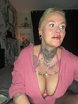 Snapshot of InkedMissLaBaehm chatting on 12, 7, 2026 InkedMissLaBaehm online show from 12, 7, 2026