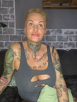 Snapshot of InkedMissLaBaehm chatting on 27, 6, 2026 InkedMissLaBaehm online show from 27, 6, 2026