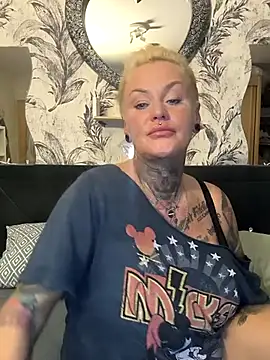 InkedMissLaBaehm online show from 14, 6, 2026