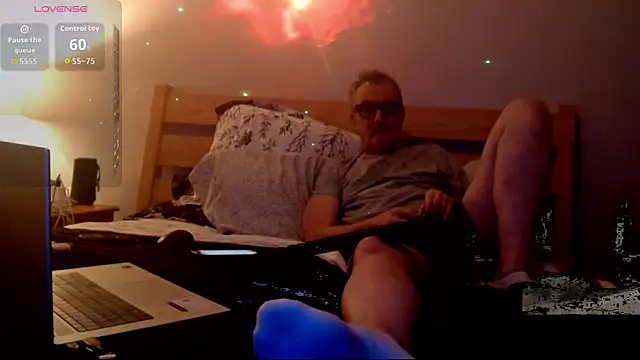 KinkyStacheDaddy online show from 20, 7, 2026