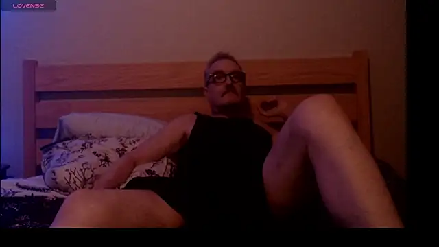 KinkyStacheDaddy online show from 30, 6, 2026