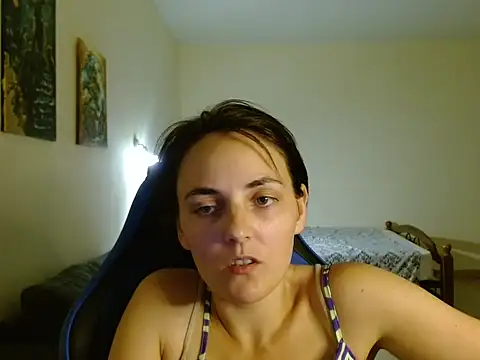Snapshot of OliviaTheS chatting on 7, 7, 2026 OliviaTheS online show from 7, 7, 2026