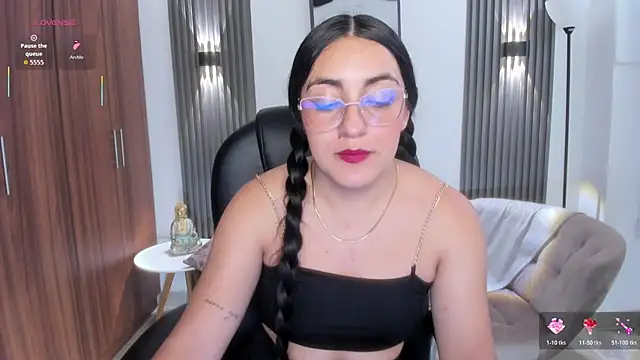 Snapshot of naiah_blue chatting on 23, 7, 2026 naiah blue online show from 23, 7, 2026
