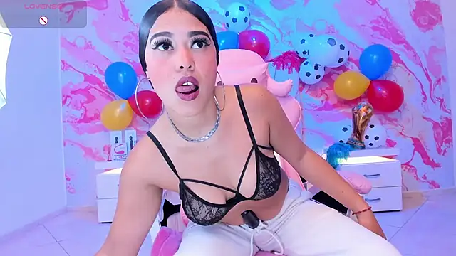Snapshot of victoria_rosee1 chatting on 16, 7, 2026 victoria rosee1 online show from 16, 7, 2026