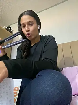 EmmyRossi online show from 12, 6, 2026
