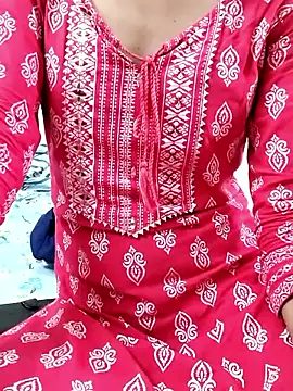 Snapshot of simran_kaur01 chatting on 11, 6, 2026 simran kaur01 online show from 11, 6, 2026