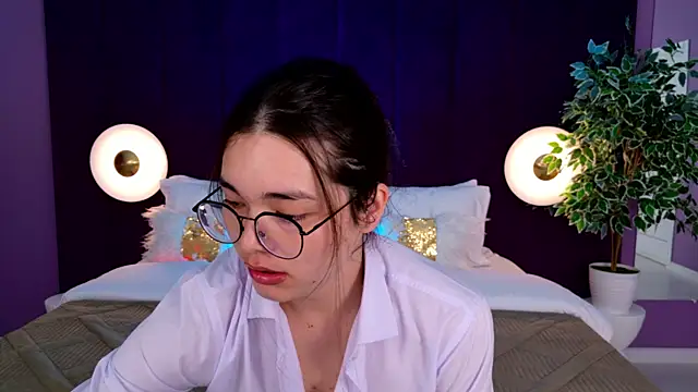 MaddieMeyer online show from 16, 7, 2026