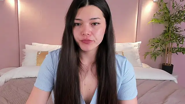 MaddieMeyer online show from 25, 7, 2026