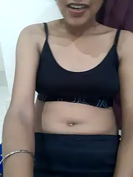 Snapshot of Riya5677 chatting on 3, 7, 2026 Riya5677 online show from 3, 7, 2026