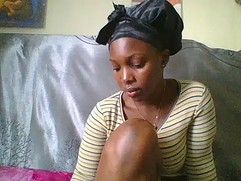 Snapshot of Lianah_Pesh chatting on 8, 7, 2026 Lianah Pesh online show from 8, 7, 2026
