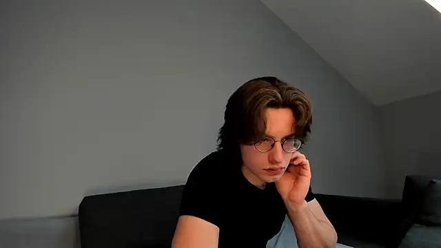Valo Cross online show from 14, 6, 2026
