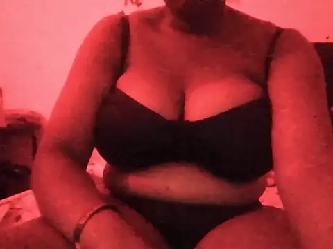 Snapshot of blondebony chatting on 15, 6, 2026 blondebony online show from 15, 6, 2026