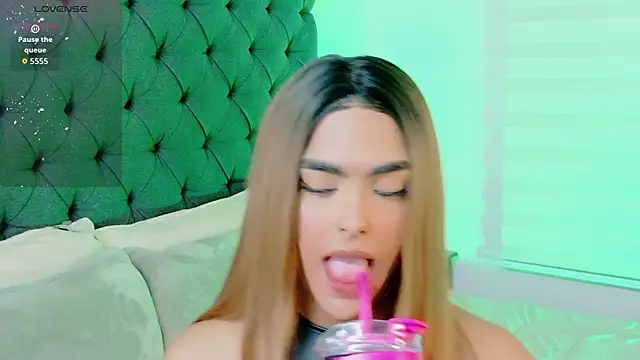 Scarlethvhonparker online show from 2, 3, 2026