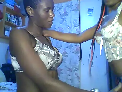 Snapshot of Ladysweetness23 chatting on 28, 7, 2026 Ladysweetness23 online show from 28, 7, 2026