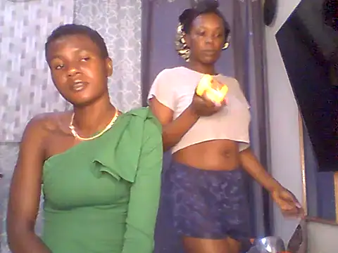 Snapshot of Ladysweetness23 chatting on 12, 7, 2026 Ladysweetness23 online show from 12, 7, 2026