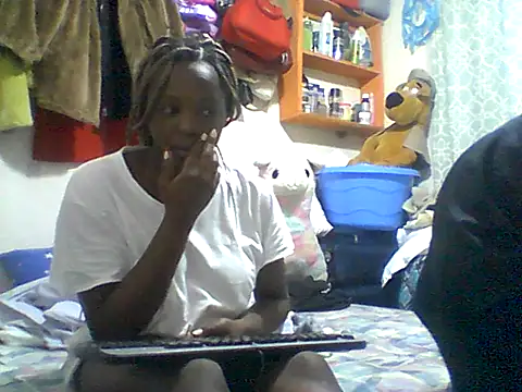 Snapshot of Ladysweetness23 chatting on 18, 7, 2026 Ladysweetness23 online show from 18, 7, 2026