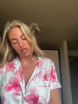 KaceySouthX online show from 25, 7, 2026