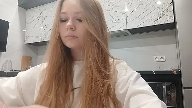 Snapshot of KarinaBestie chatting on 12, 6, 2026 KarinaBestie online show from 12, 6, 2026
