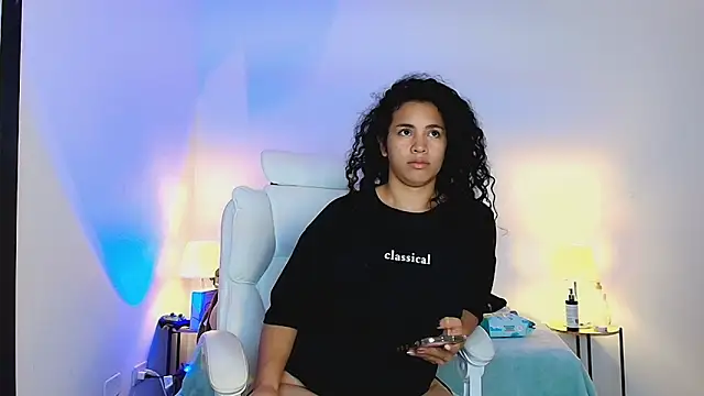 Snapshot of Isabella_Sophia19 chatting on 19, 6, 2026 Isabella Sophia19 online show from 19, 6, 2026