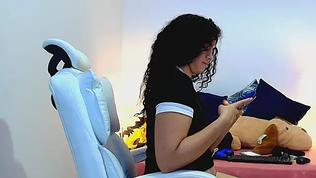 Snapshot of Isabella_Sophia19 chatting on 7, 7, 2026 Isabella Sophia19 online show from 7, 7, 2026