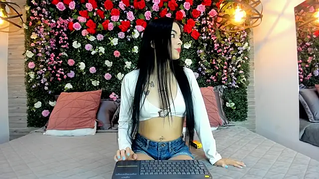 Snapshot of BelaPoncee chatting on 14, 6, 2026 BelaPoncee online show from 14, 6, 2026