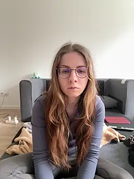 Isabella honey online show from 15, 6, 2026