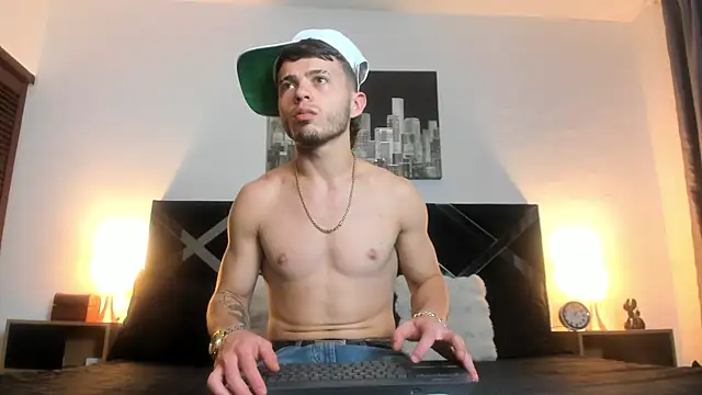Snapshot of Zeus_damian21 chatting on 1, 7, 2026 Zeus damian21 online show from 1, 7, 2026