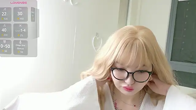 Snapshot of sakuraclover chatting on 17, 6, 2026 sakuraclover online show from 17, 6, 2026