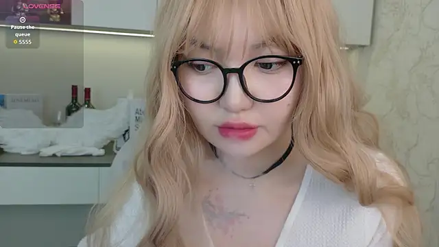 Snapshot of sakuraclover chatting on 10, 7, 2026 sakuraclover online show from 10, 7, 2026