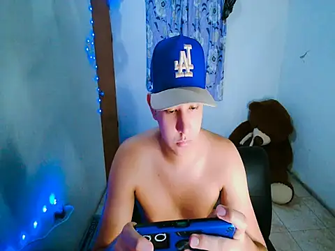 Snapshot of sweetboyxxx11 chatting on 20, 6, 2026 sweetboyxxx11 online show from 20, 6, 2026