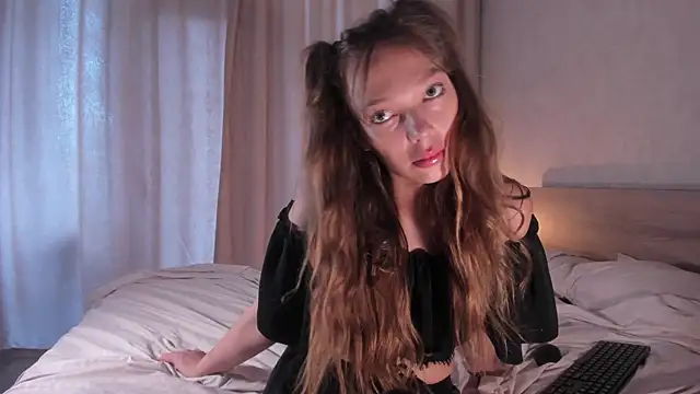Snapshot of KitsuneDreams chatting on 14, 6, 2026 KitsuneDreams online show from 14, 6, 2026