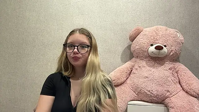 Snapshot of MarlaMotsinger chatting on 15, 6, 2026 MarlaMotsinger online show from 15, 6, 2026
