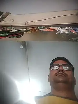Snapshot of dhirusury050625 chatting on 15, 7, 2026 dhirusury050625 online show from 15, 7, 2026