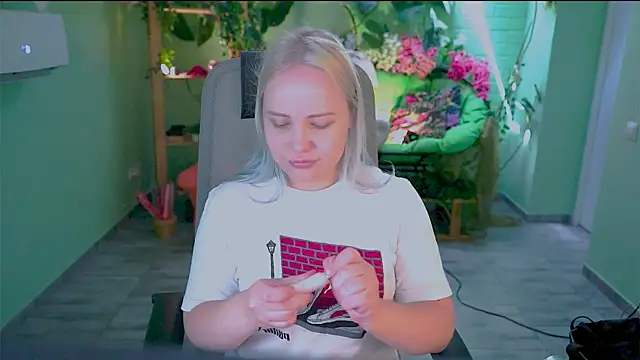 Snapshot of stellawatts chatting on 24, 6, 2026 stellawatts online show from 24, 6, 2026