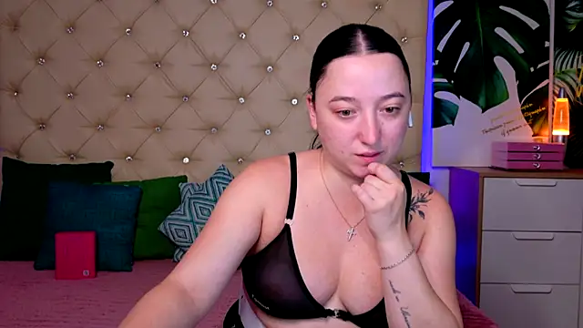 AVA MAXIMUS online show from 18, 6, 2026