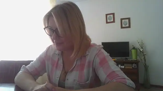 ElenaLove888 online show from 13, 6, 2026