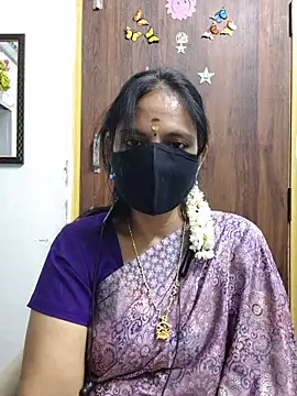 Snapshot of Tamil_white_beauty chatting on 18, 7, 2026 Tamil white beauty online show from 18, 7, 2026
