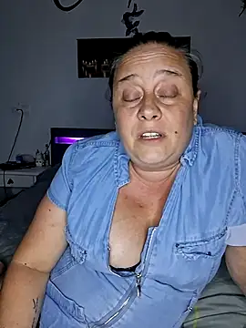 Snapshot of Madame100E chatting on 2, 7, 2026 Madame100E online show from 2, 7, 2026