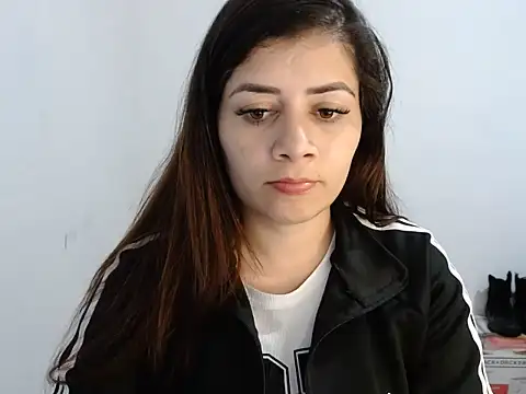 Snapshot of Luna_zoe chatting on 5, 7, 2026 Luna zoe online show from 5, 7, 2026