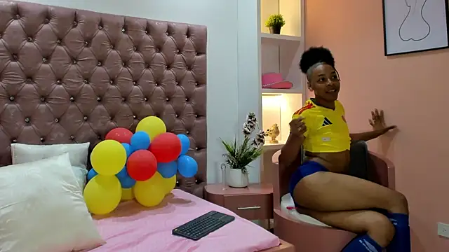 Snapshot of TenderTeacher chatting on 7, 7, 2026 TenderTeacher online show from 7, 7, 2026