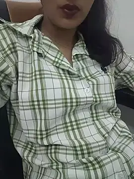 Snapshot of Ritika_jha01 chatting on 9, 7, 2026 Ritika jha01 online show from 9, 7, 2026